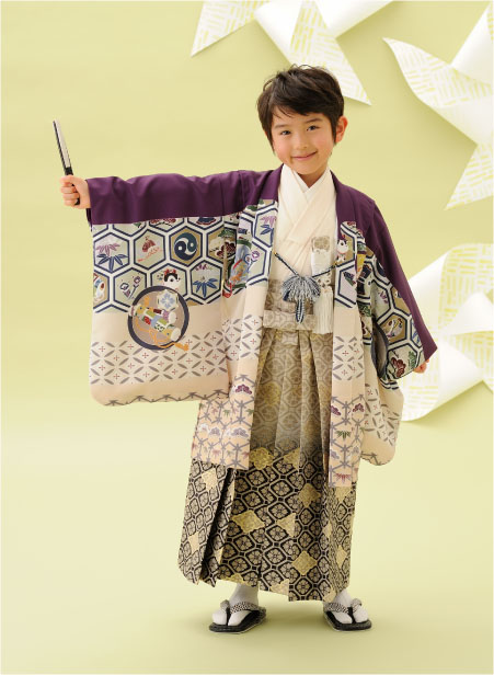 着物を着た5歳の男の子の写真