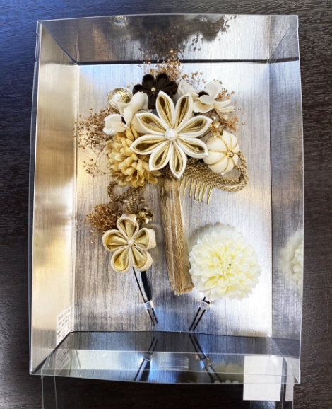 白いの花の髪飾り