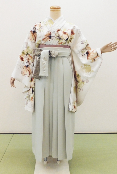 袴の女性